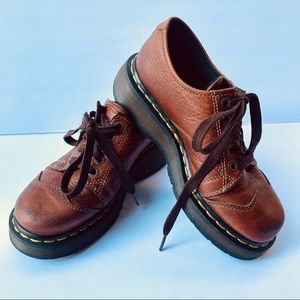 Vintage 90's Dr Martens Lace-Up Brown Leather Platform Oxfords - Style 8651